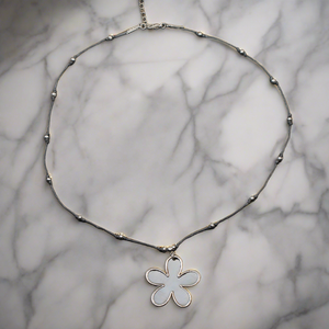 Open Flower Necklace