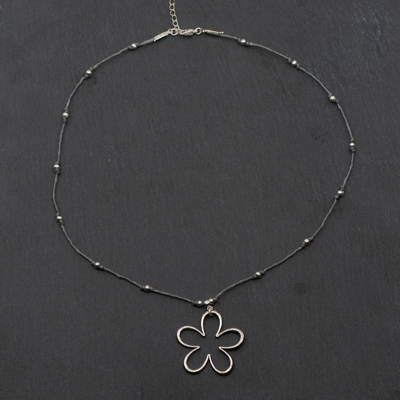 Open Flower Necklace